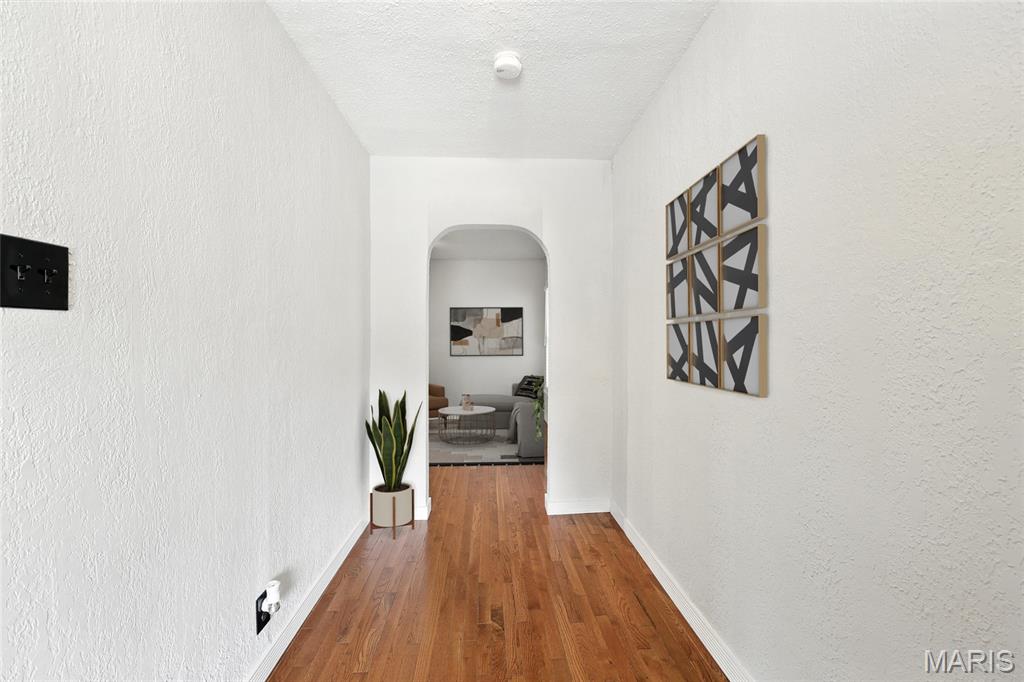 4871 Oldenburg Ave Avenue