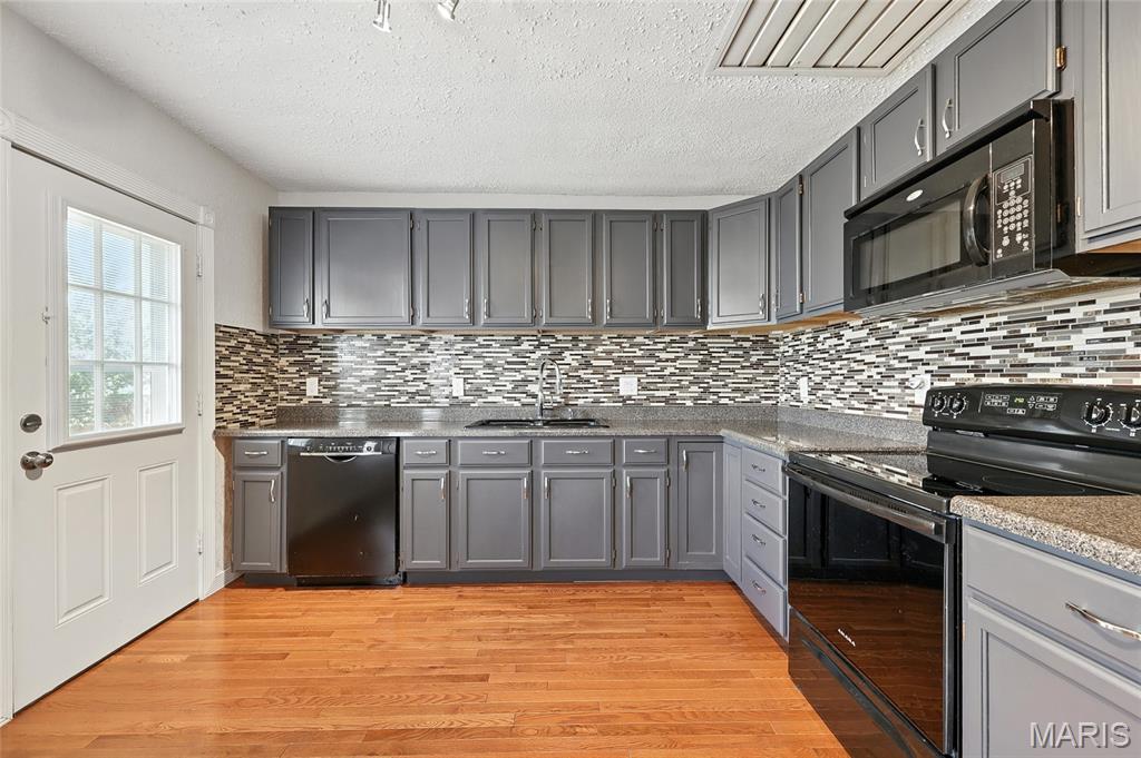 4871 Oldenburg Ave Avenue