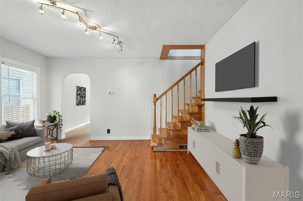 4871 Oldenburg Ave Avenue