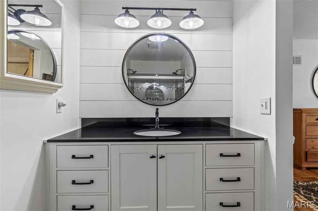 7403 Oakwood South Drive