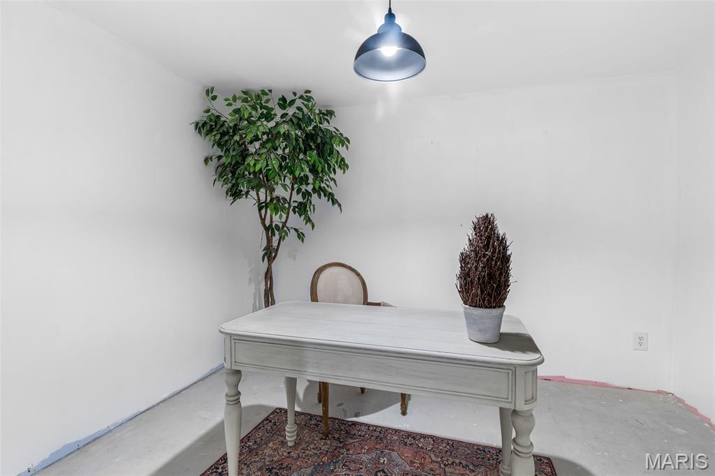 7403 Oakwood South Drive