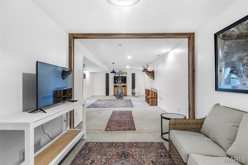 7403 Oakwood South Drive