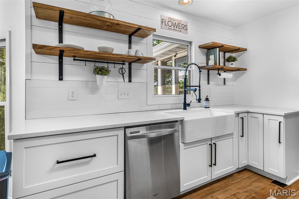 7403 Oakwood South Drive