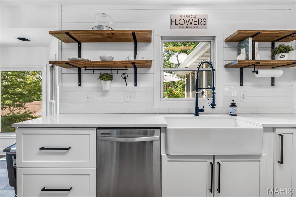 7403 Oakwood South Drive