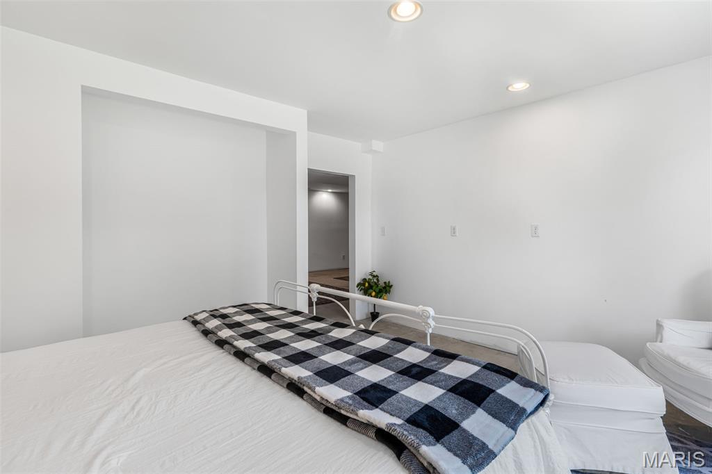 7403 Oakwood South Drive