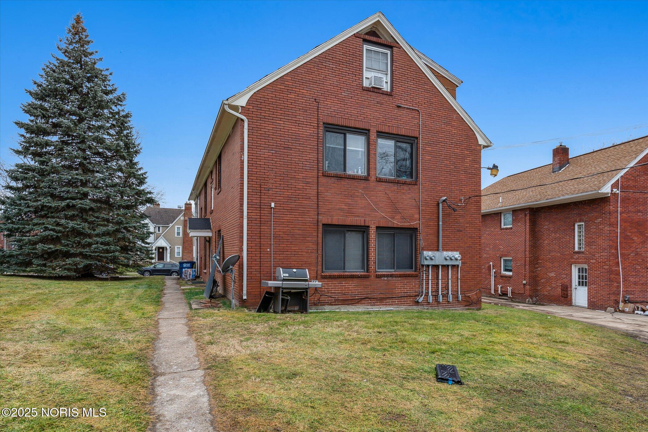 2140 Wyndhurst Road, Toledo