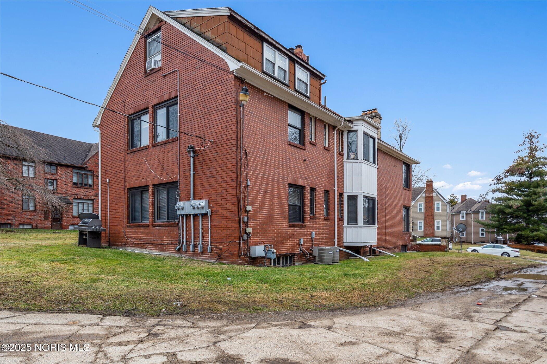 2140 Wyndhurst Road, Toledo