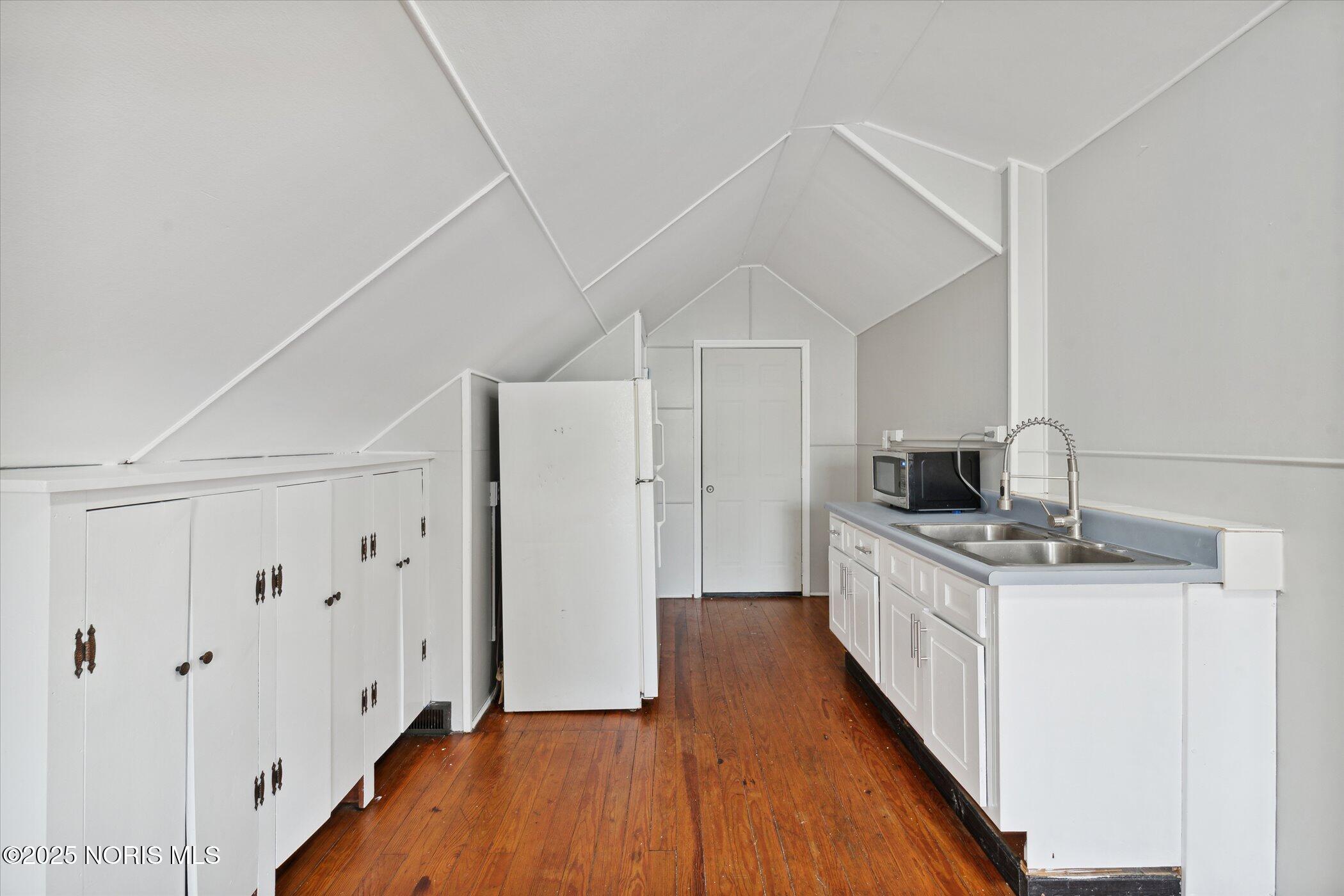 2140 Wyndhurst Road, Toledo