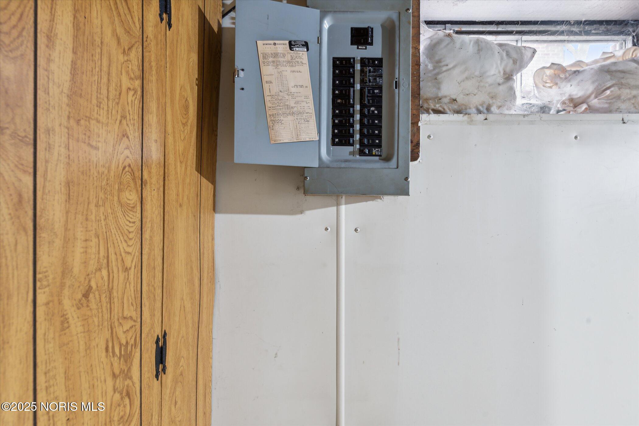 706 W Gramercy Avenue