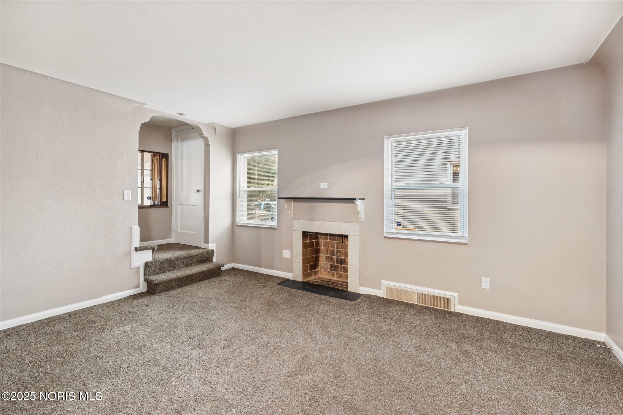 706 W Gramercy Avenue