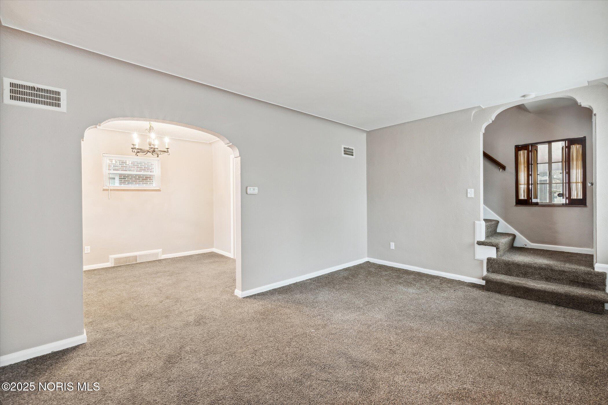 706 W Gramercy Avenue