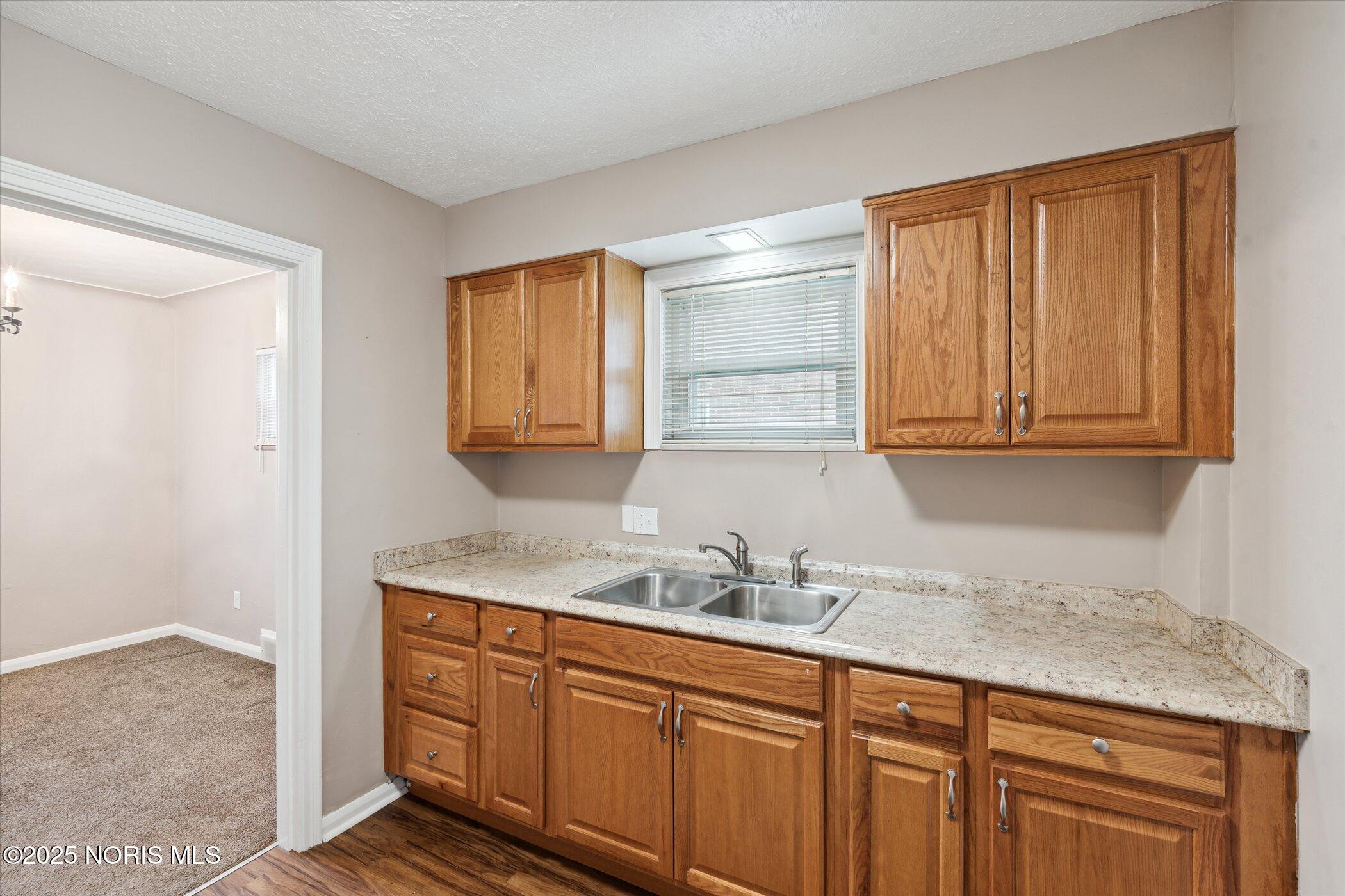 706 W Gramercy Avenue