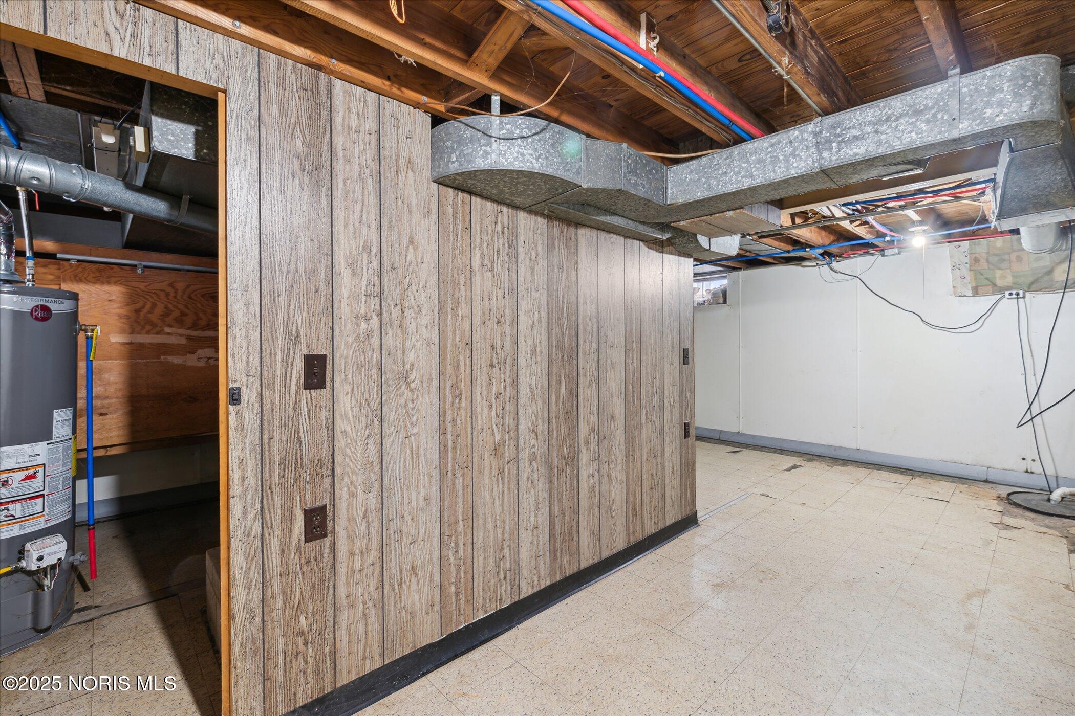 706 W Gramercy Avenue