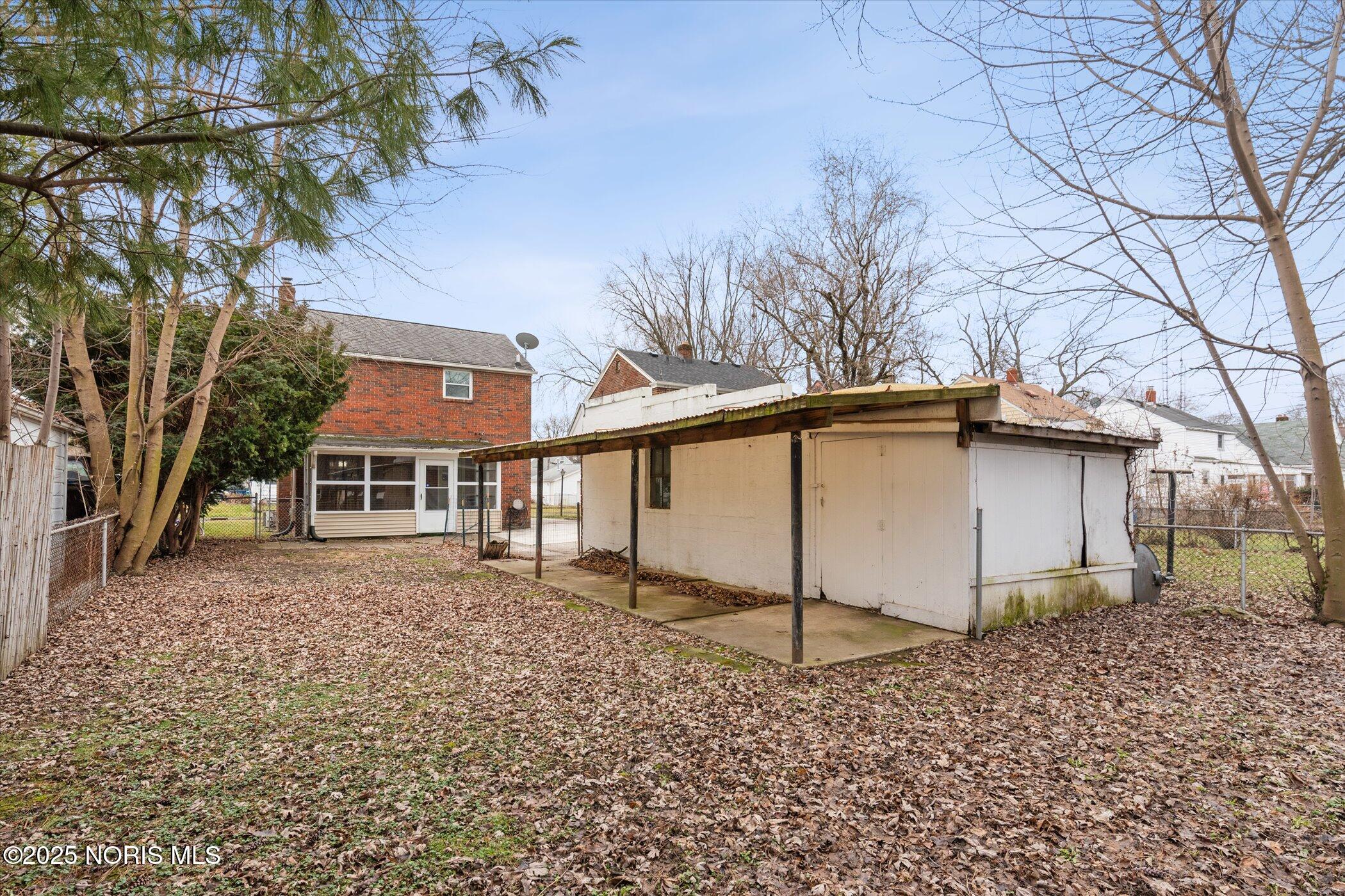 706 W Gramercy Avenue