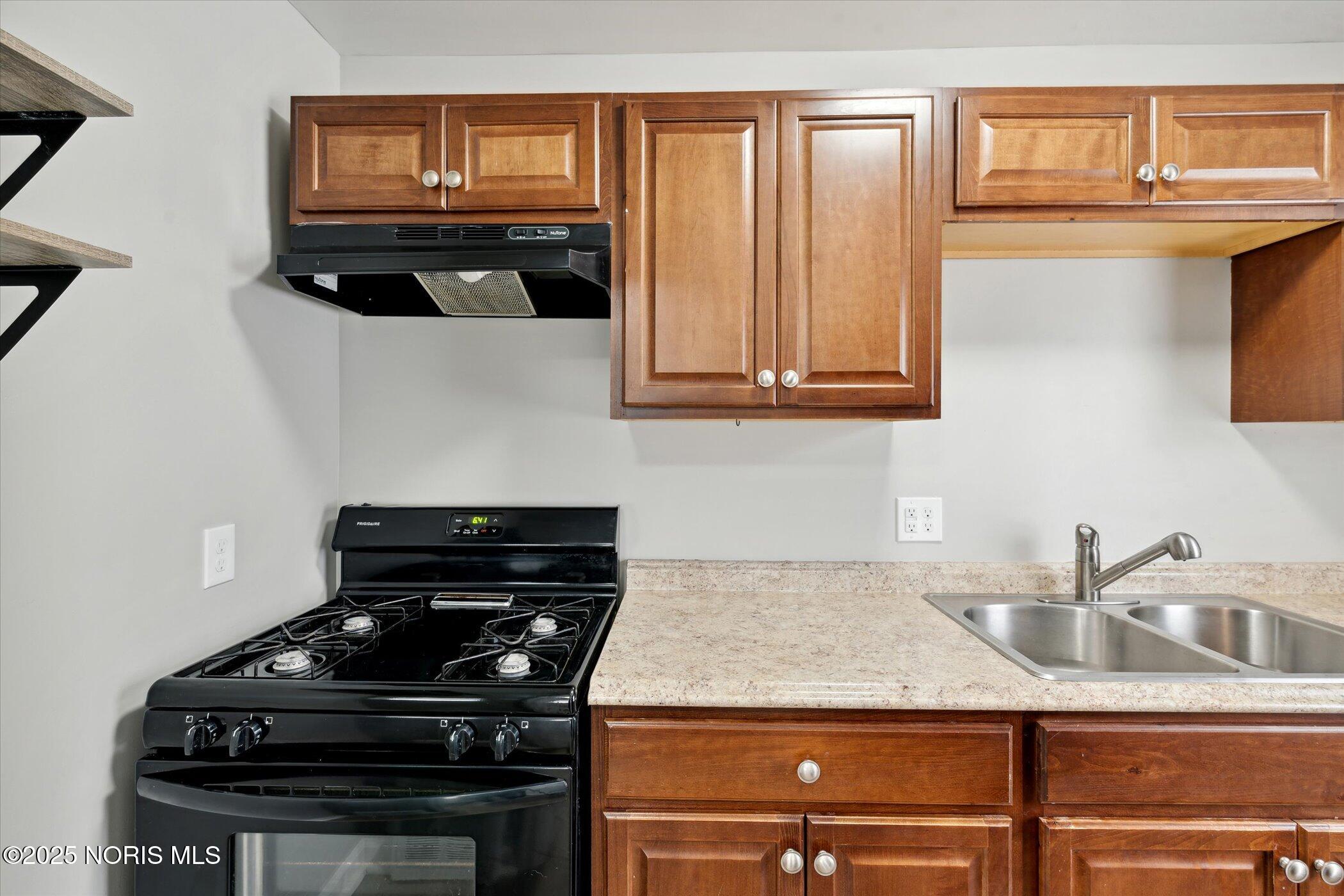 218 Waggoner Boulevard