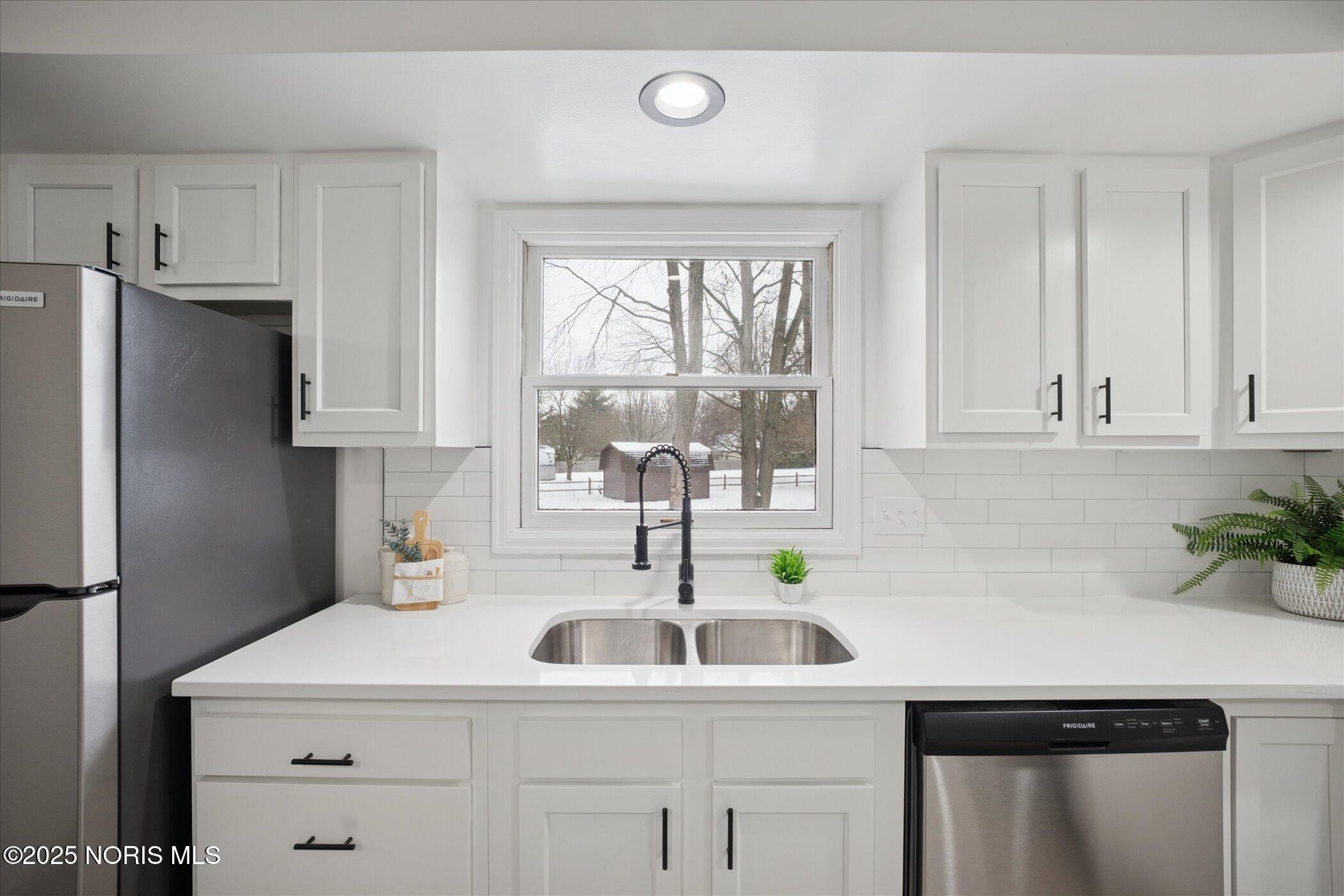 405 Normandie Boulevard