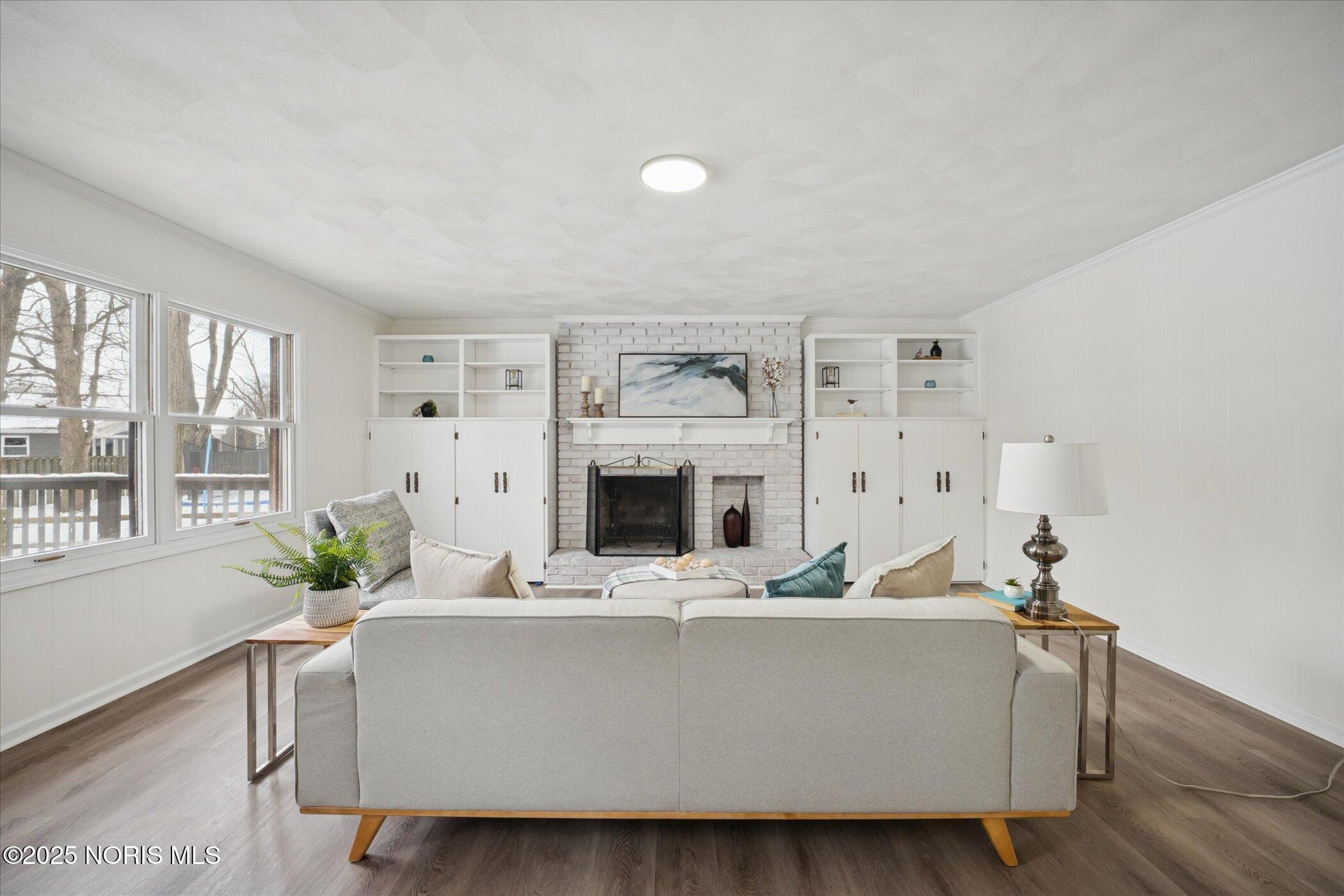 405 Normandie Boulevard