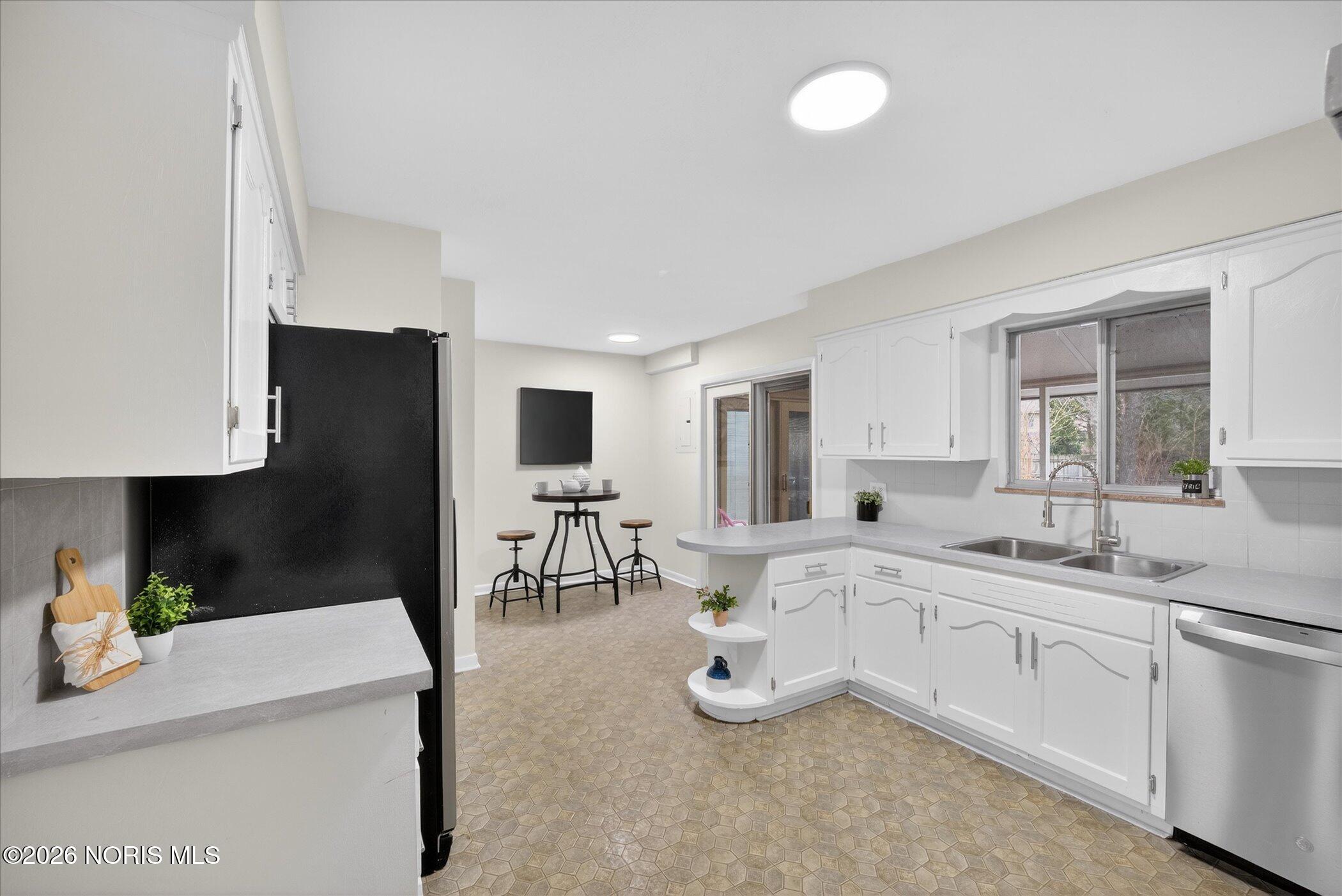 5926 Sylvan Green Road