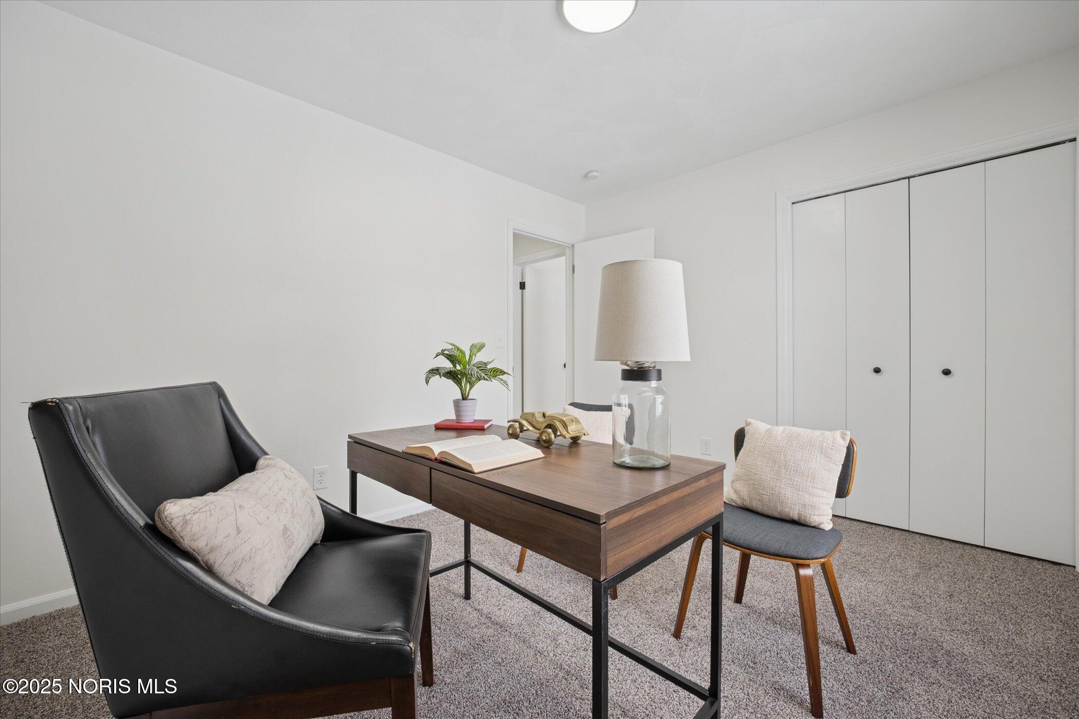 405 Normandie Boulevard