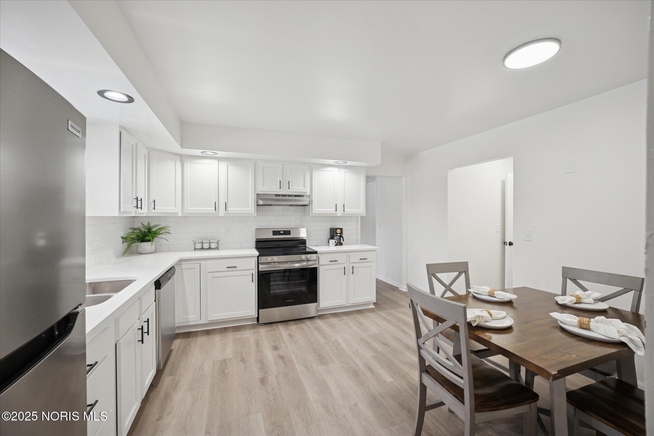 405 Normandie Boulevard