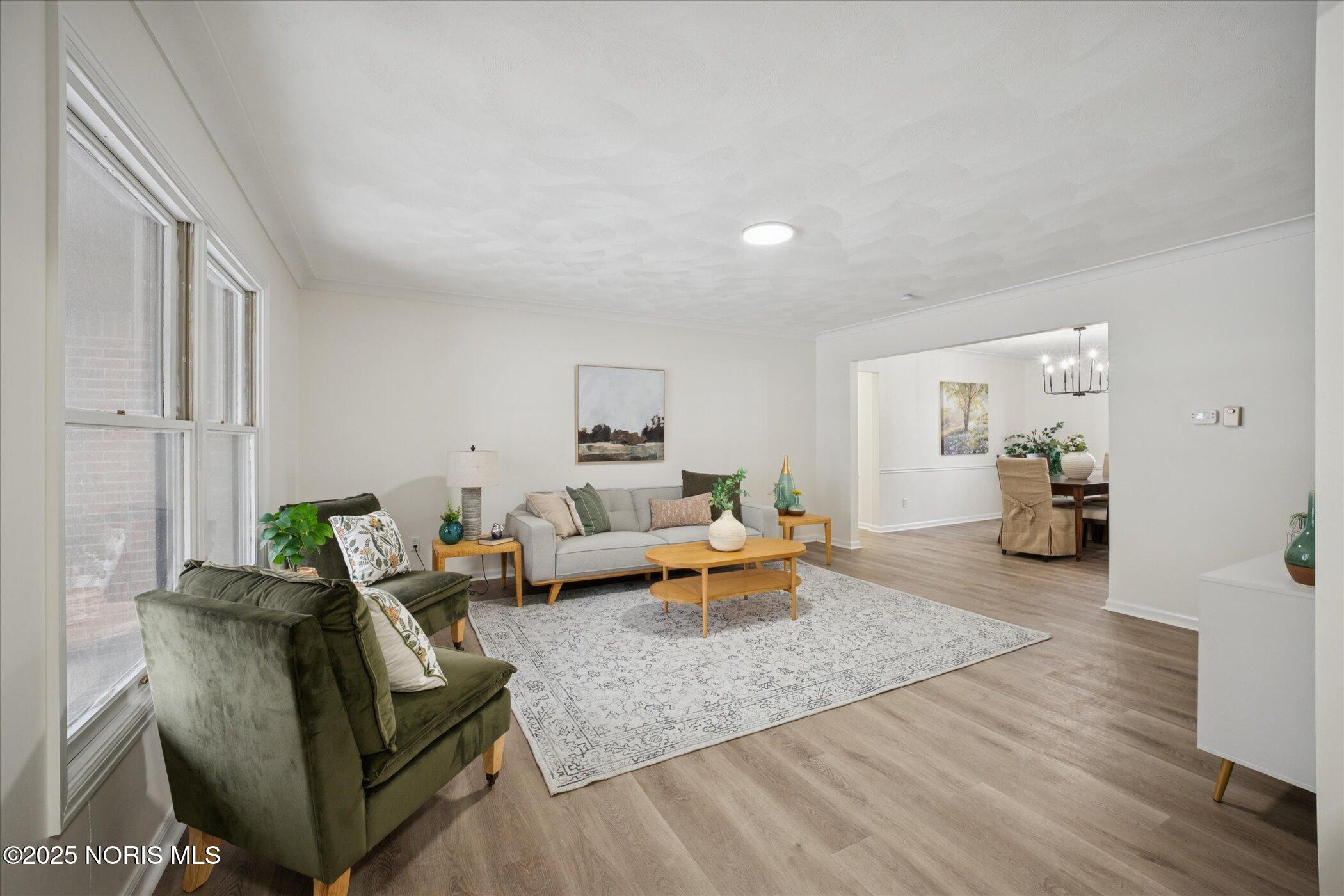 405 Normandie Boulevard