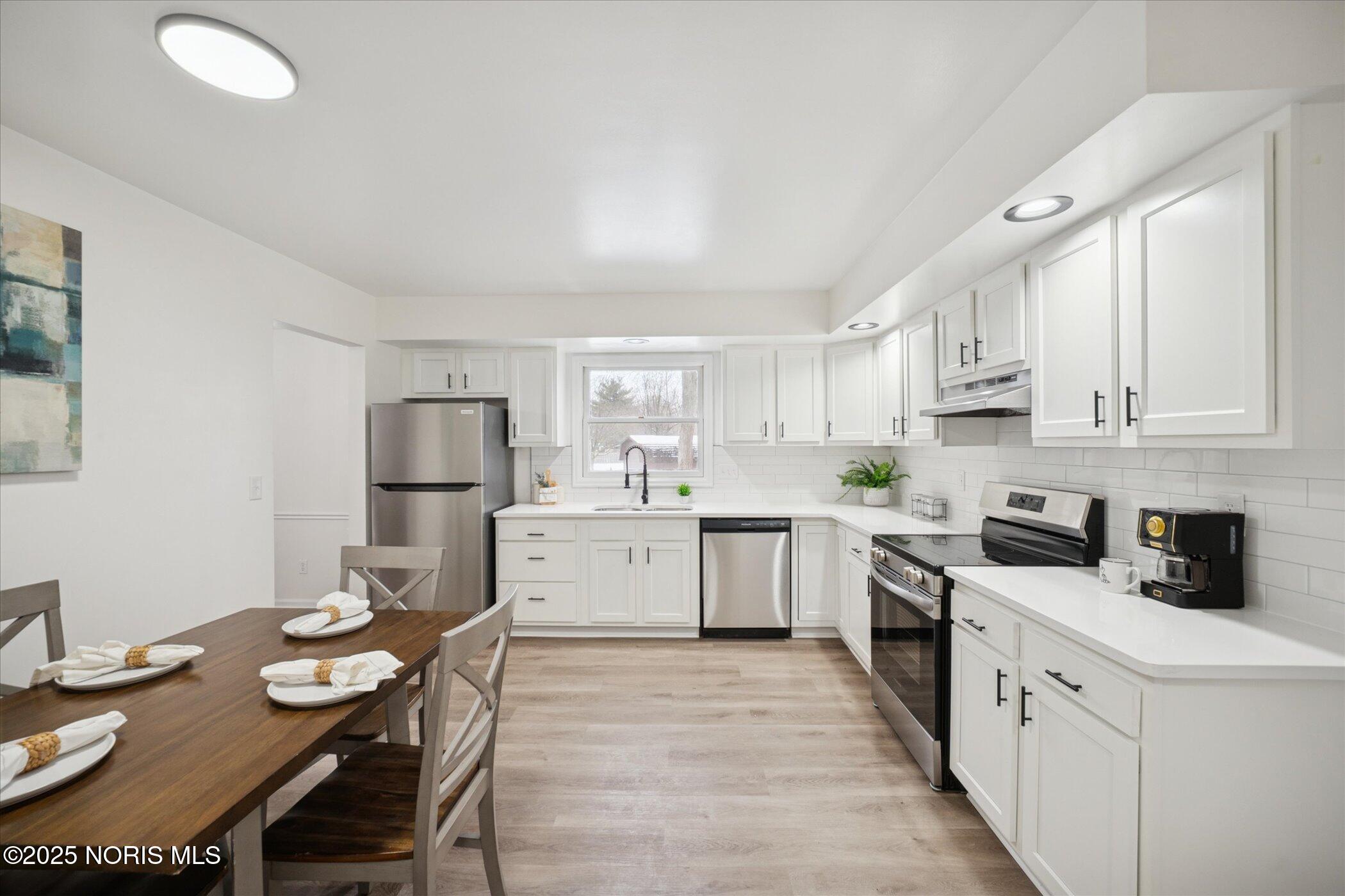 405 Normandie Boulevard