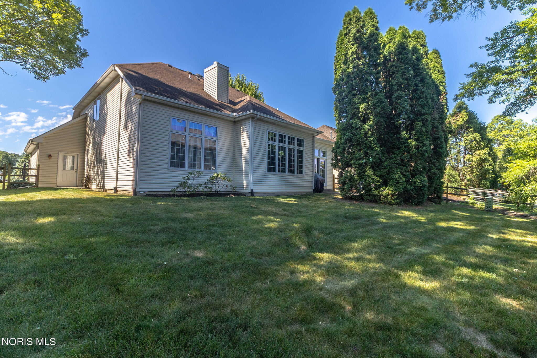 8948 Linden Lake Road