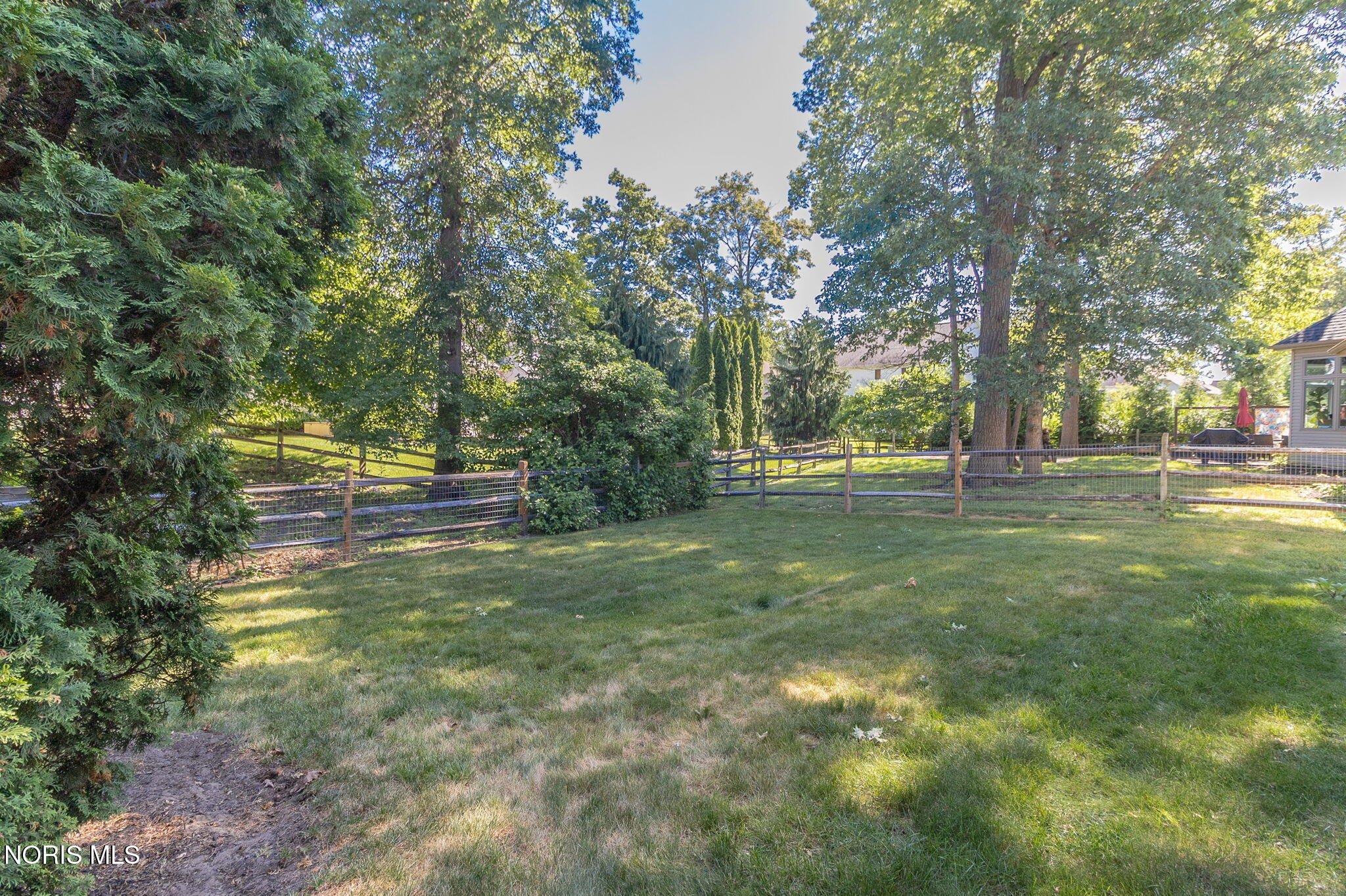 8948 Linden Lake Road