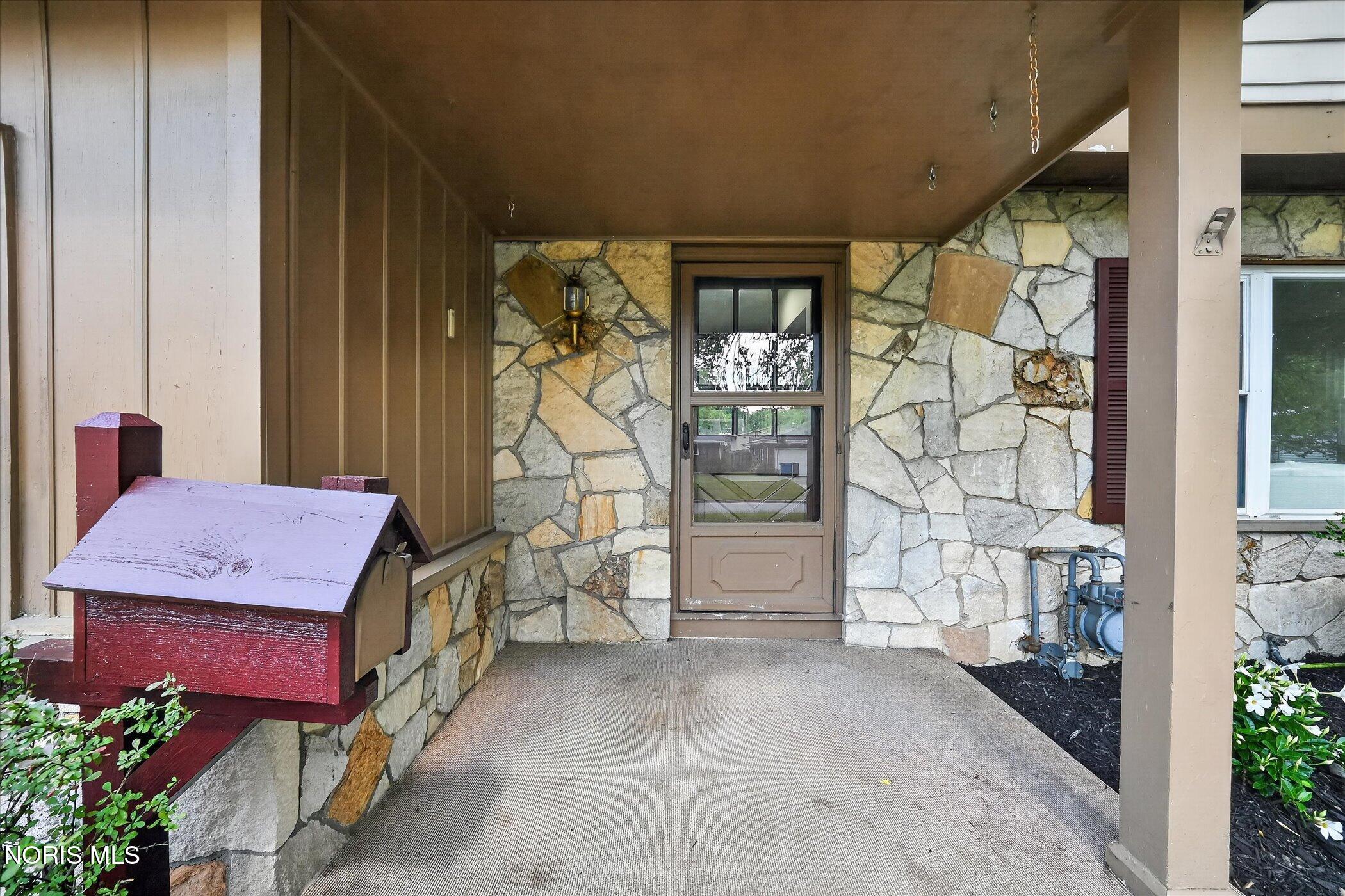 1861 Lynbrook Drive