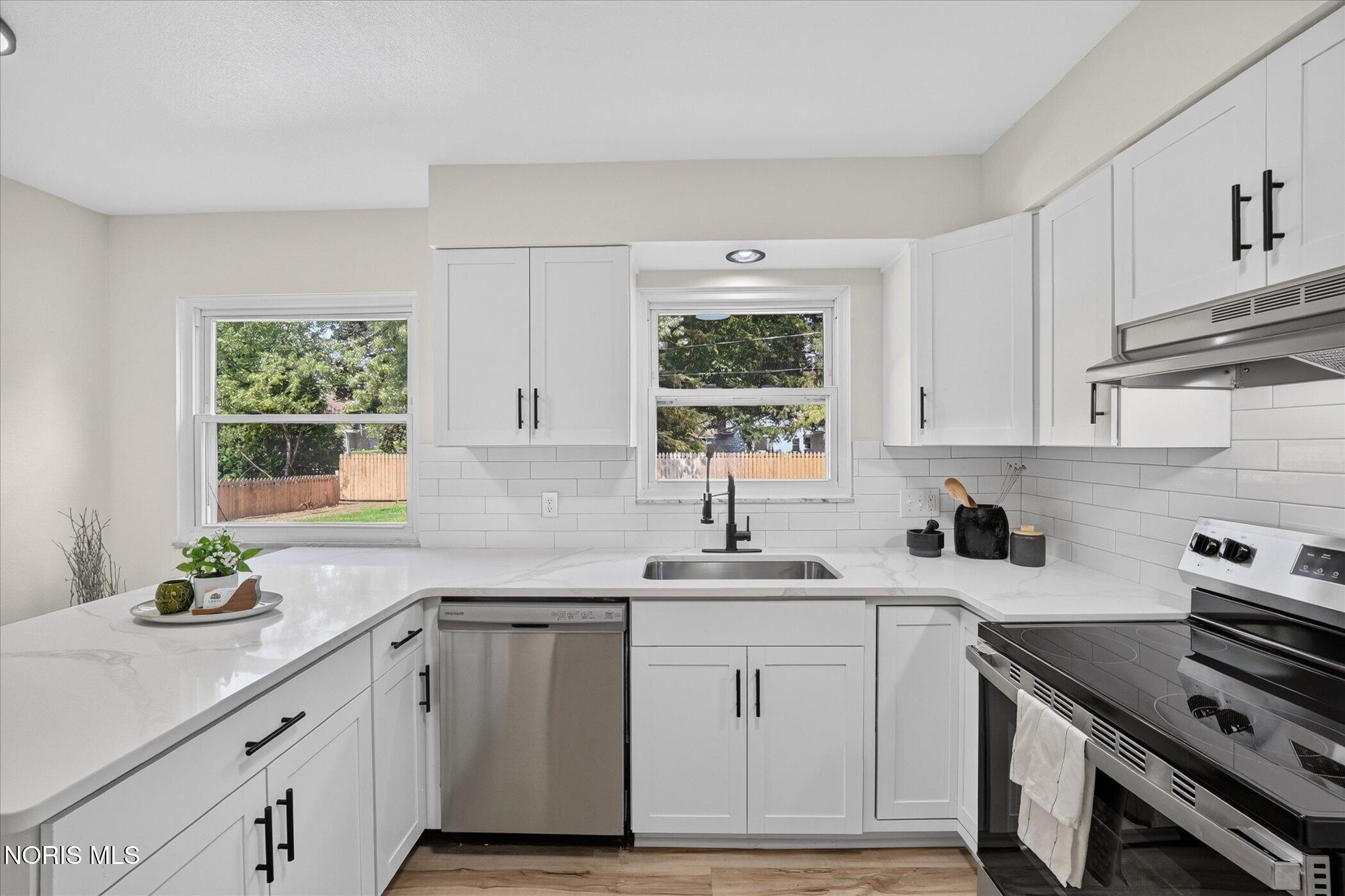 1861 Lynbrook Drive