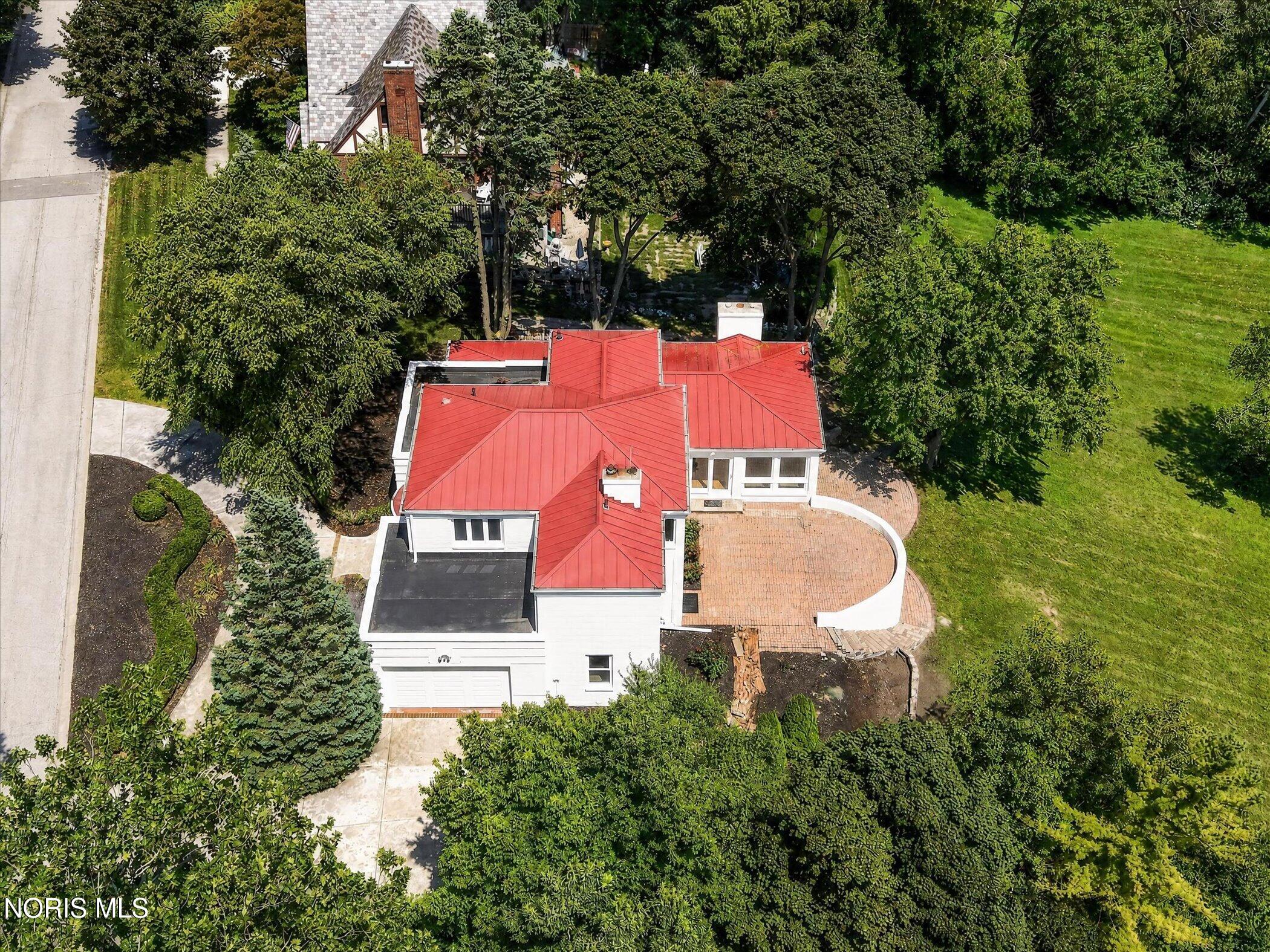 2708 Riverview Drive