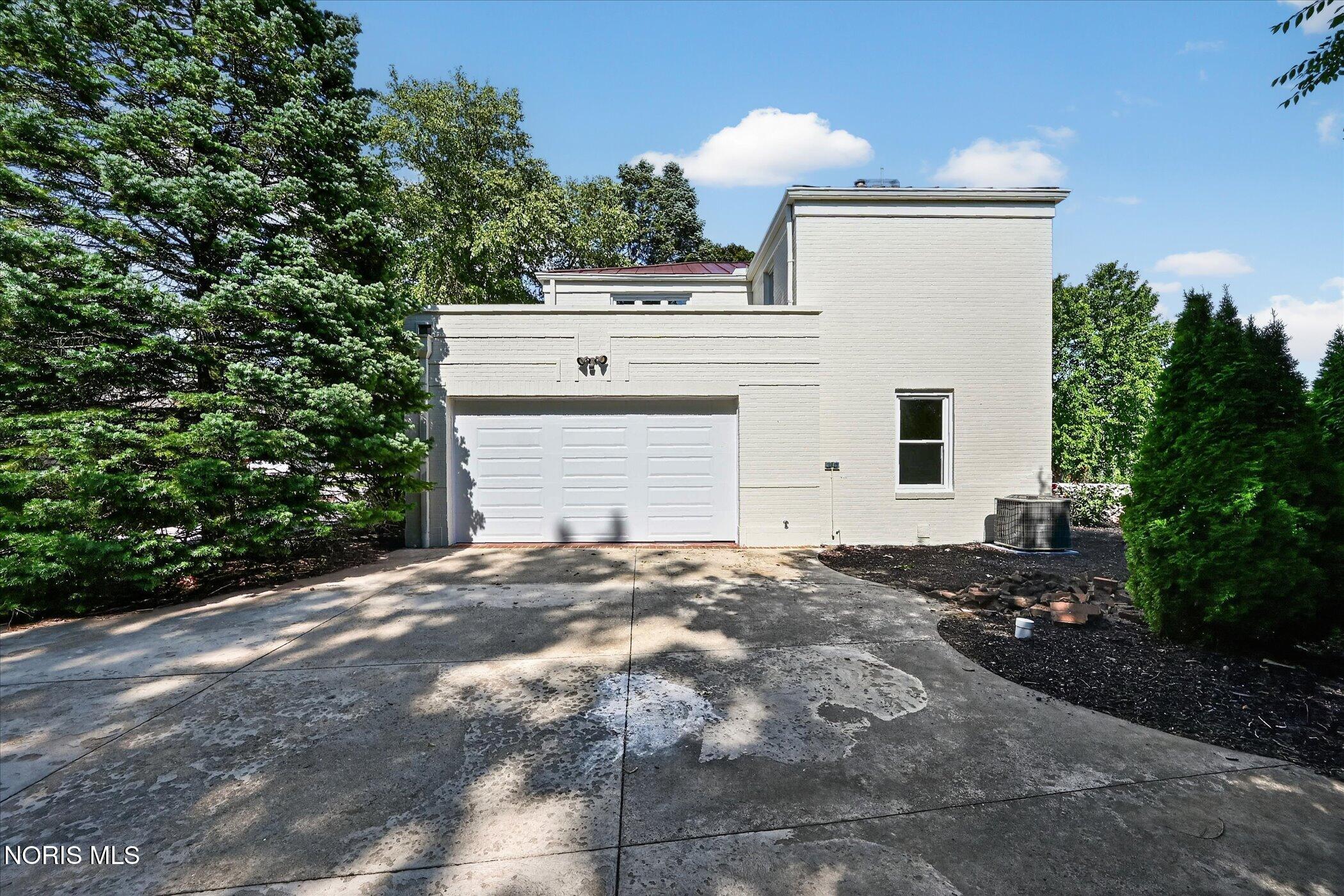 2708 Riverview Drive
