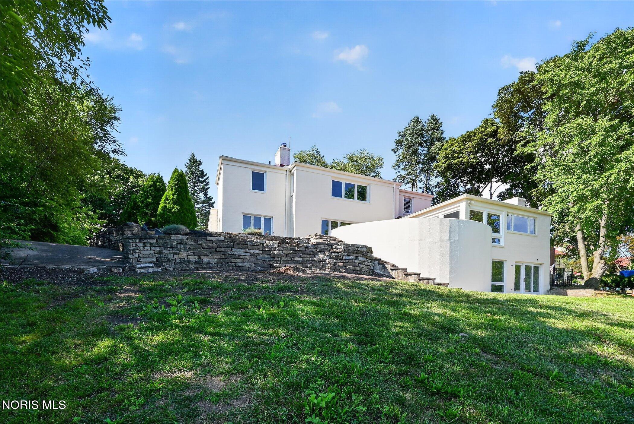 2708 Riverview Drive