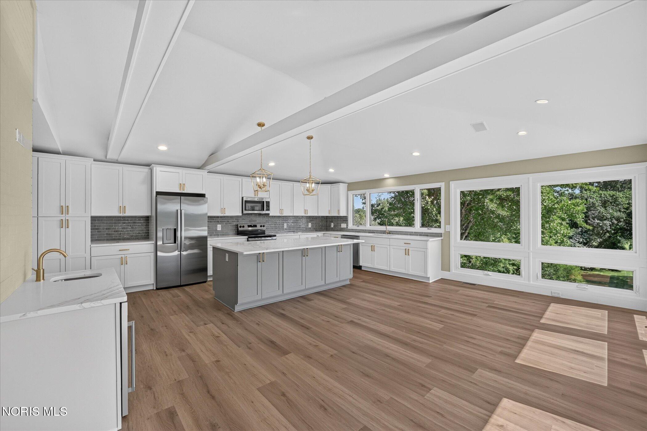 2708 Riverview Drive