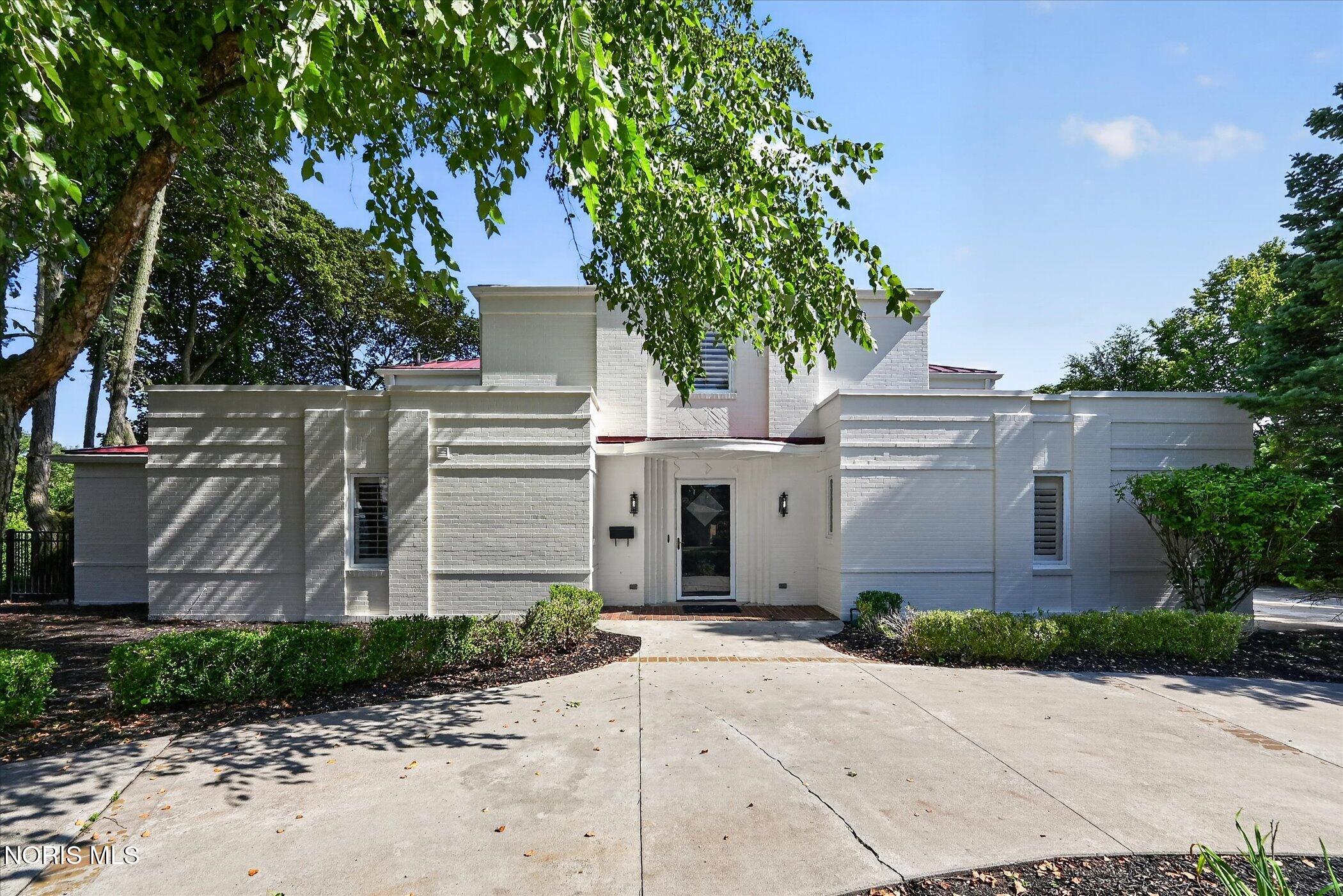 2708 Riverview Drive