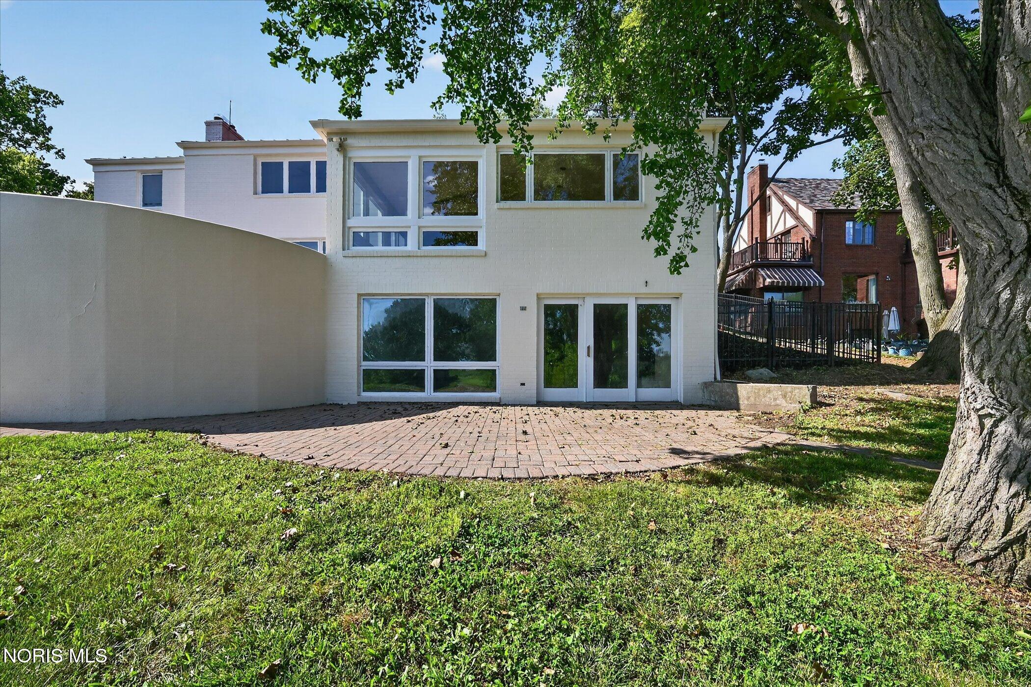 2708 Riverview Drive