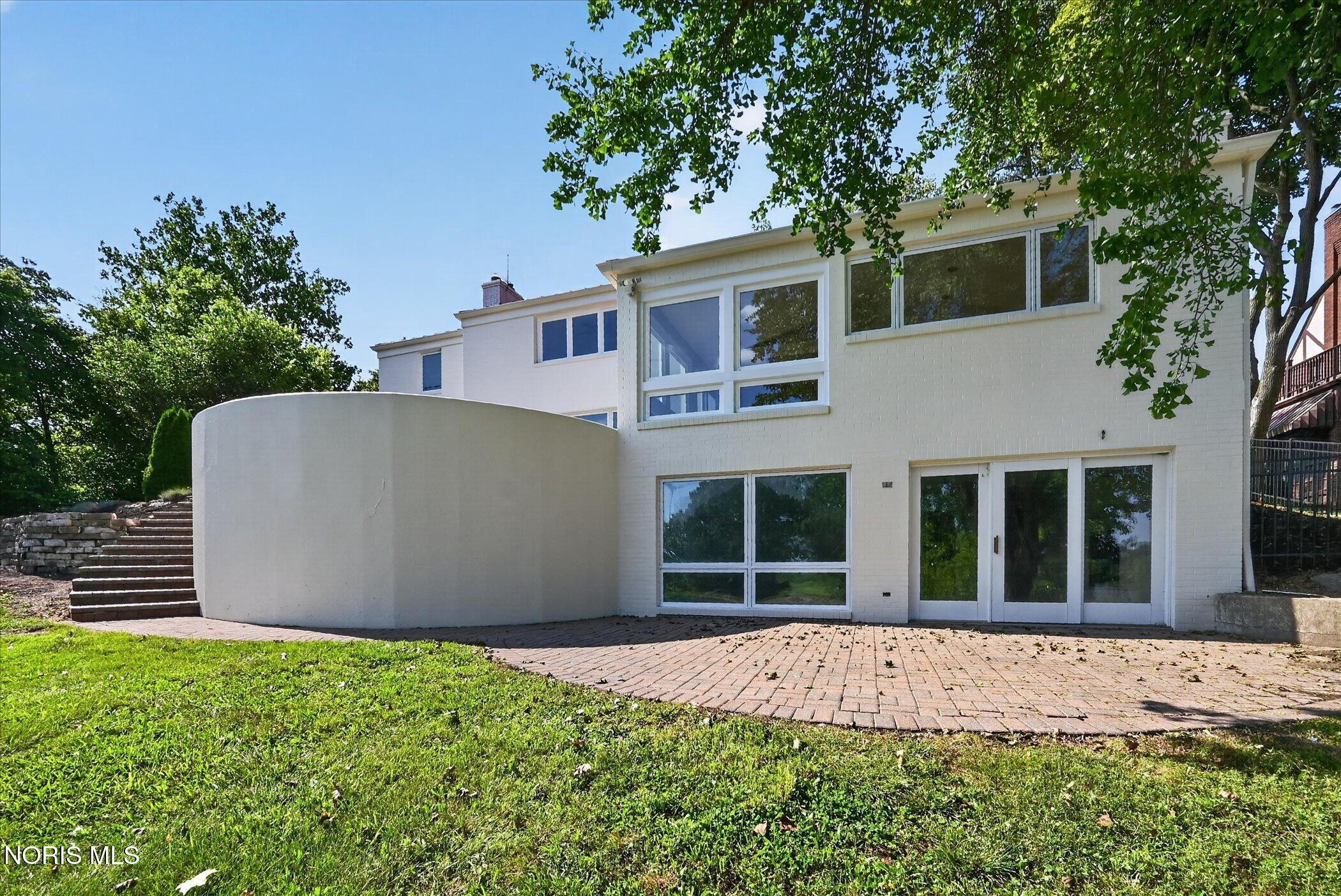 2708 Riverview Drive