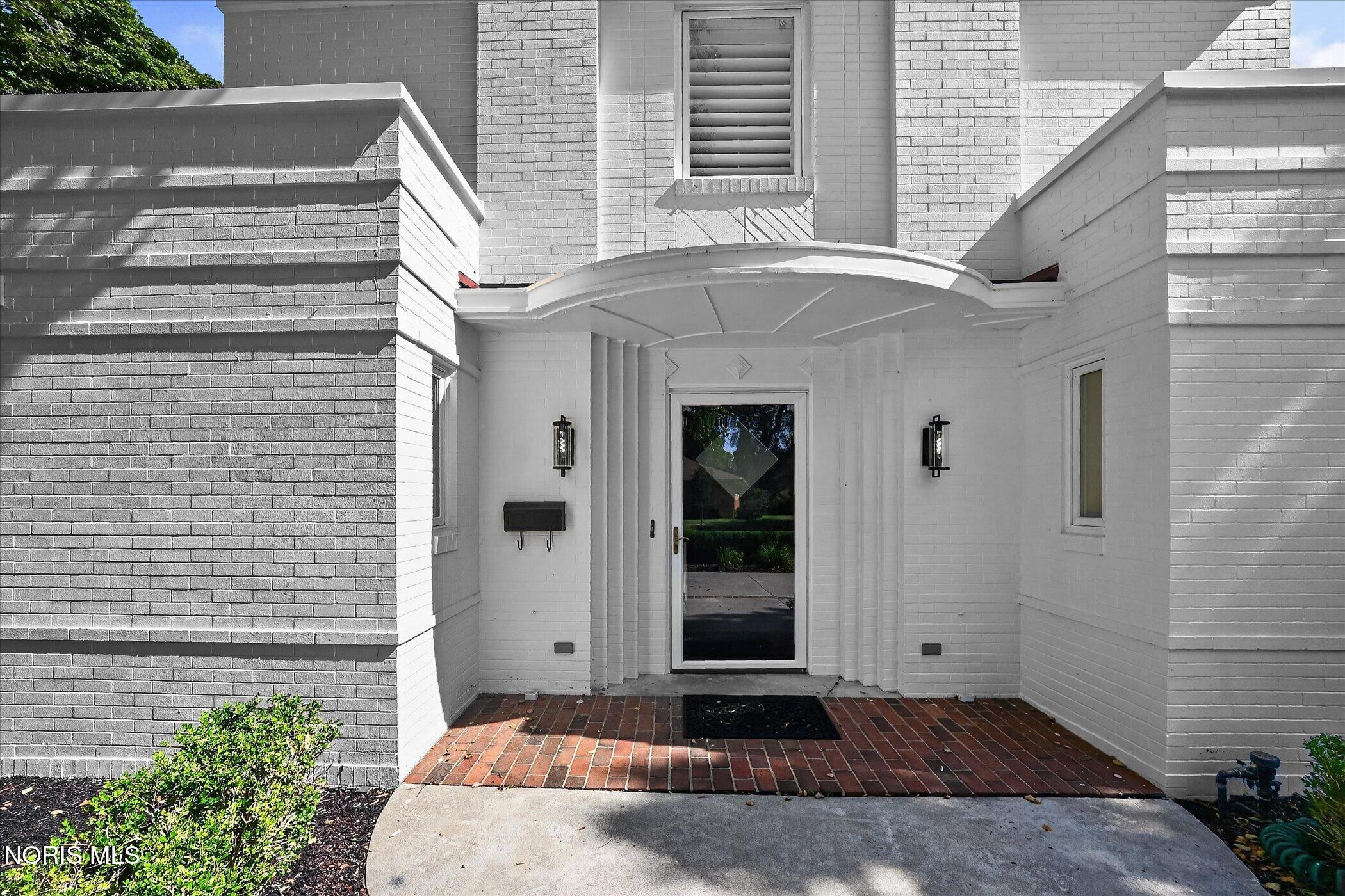 2708 Riverview Drive