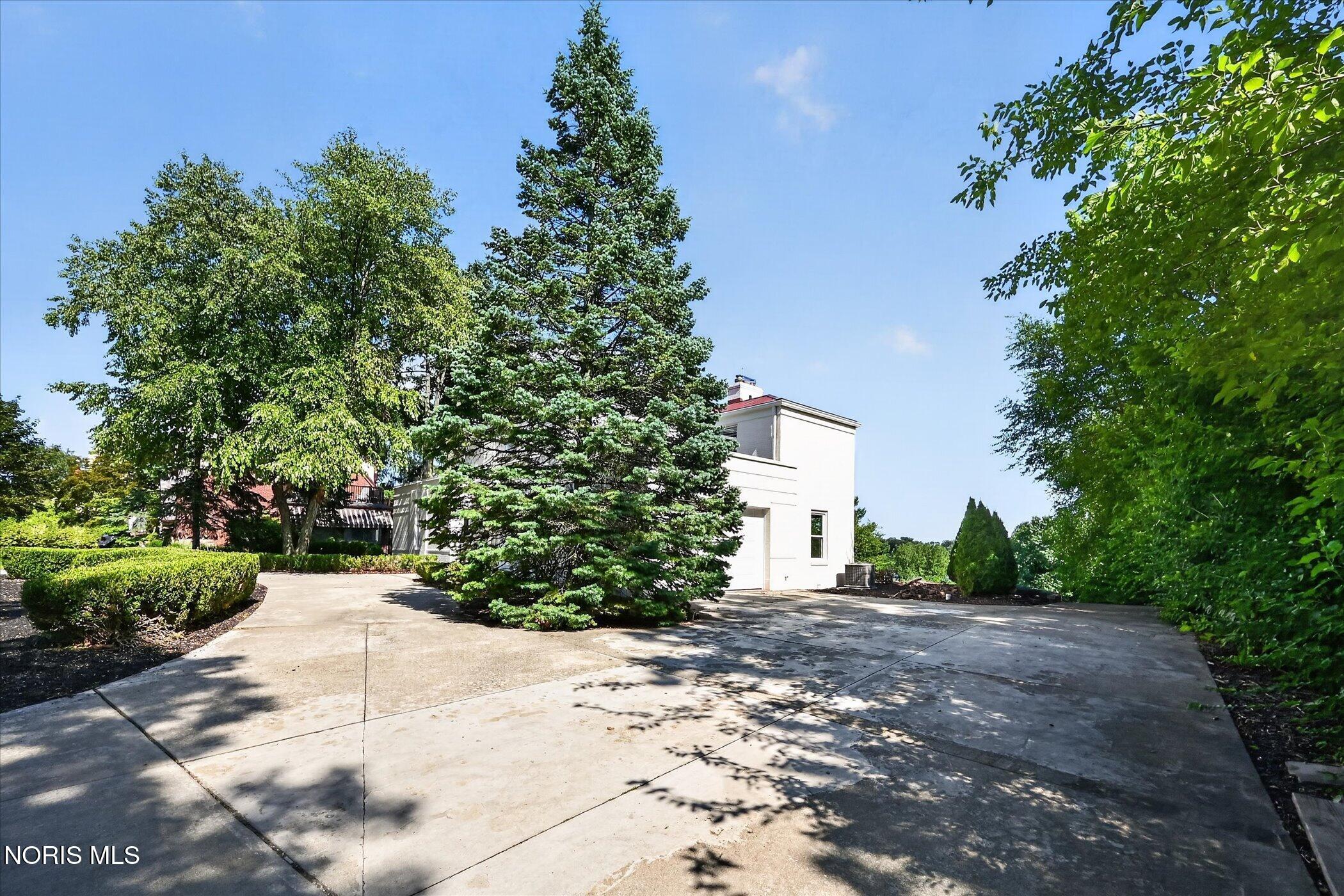 2708 Riverview Drive