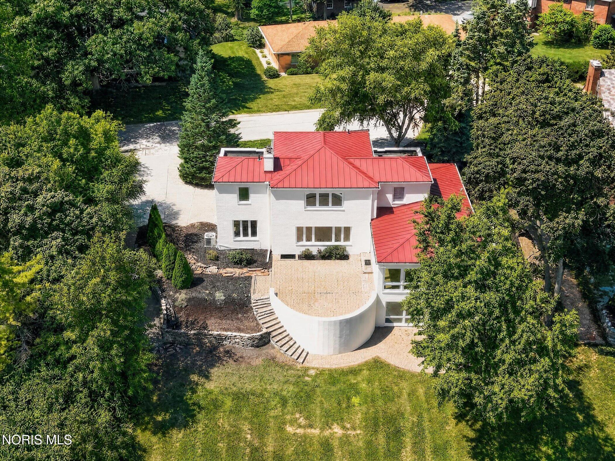 2708 Riverview Drive