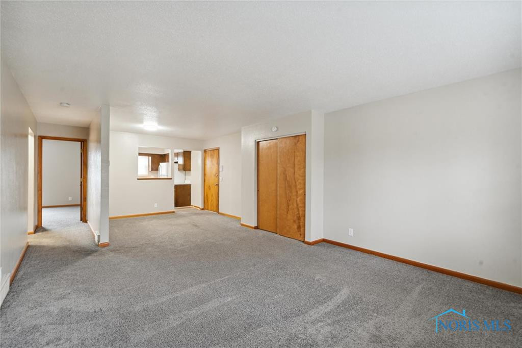 5464 Cresthaven Lane