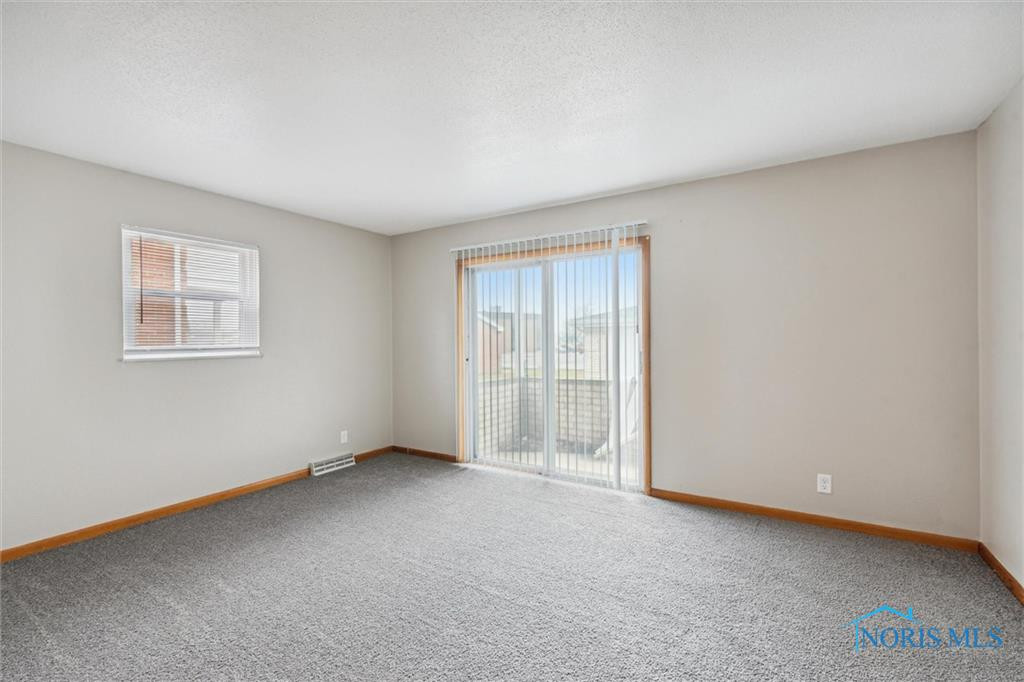 5464 Cresthaven Lane