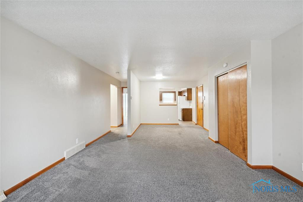 5464 Cresthaven Lane