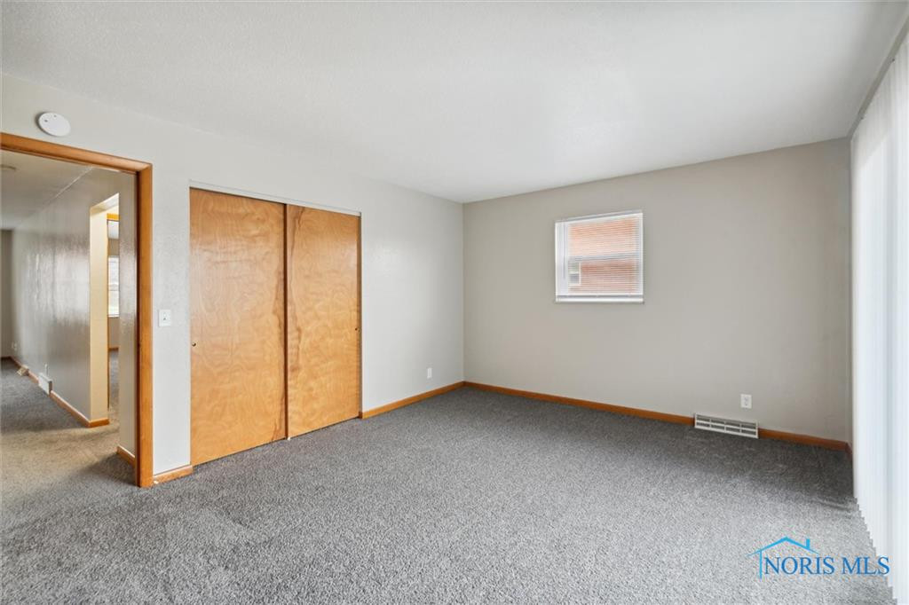 5464 Cresthaven Lane