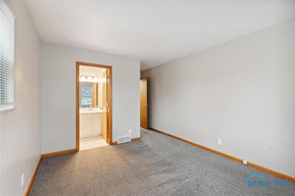 5464 Cresthaven Lane