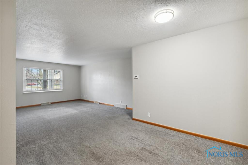 5464 Cresthaven Lane