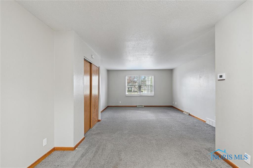 5464 Cresthaven Lane