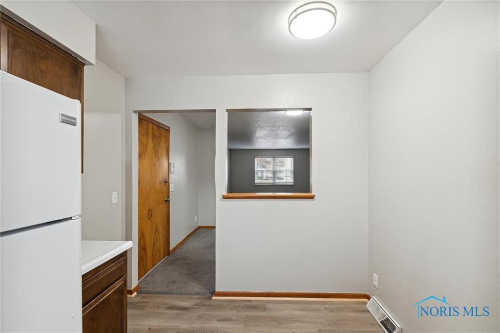 5464 Cresthaven Lane