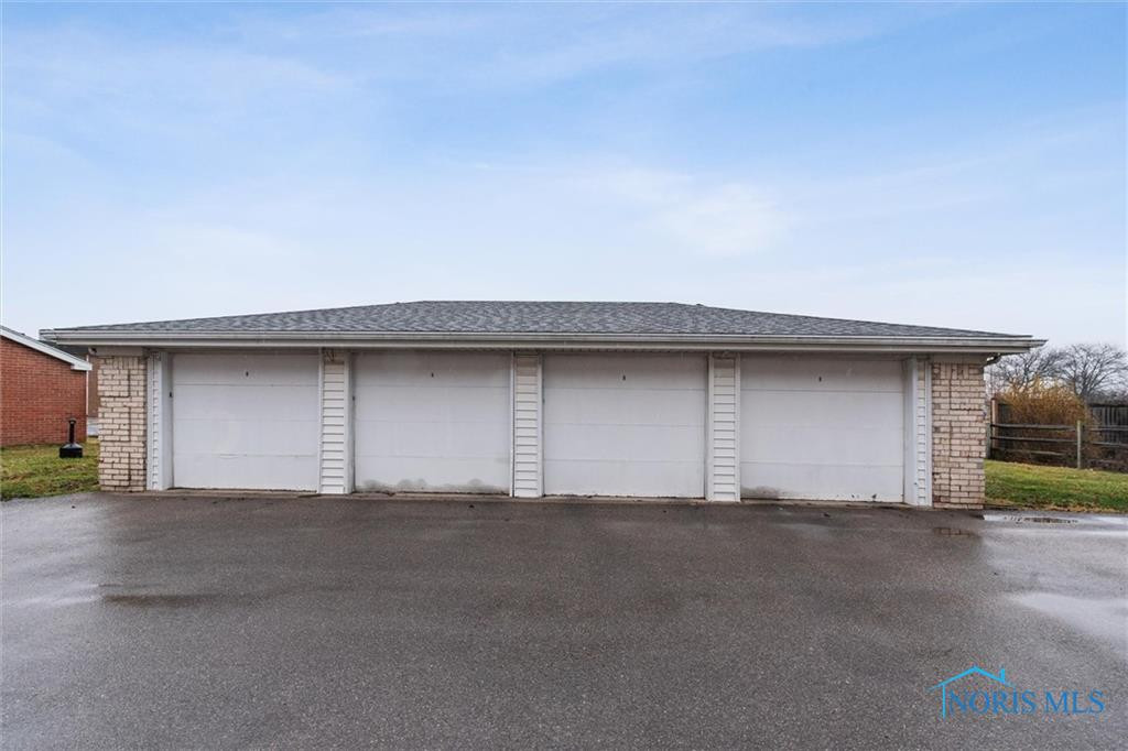 5464 Cresthaven Lane