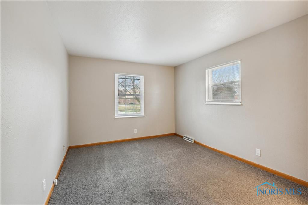 5464 Cresthaven Lane